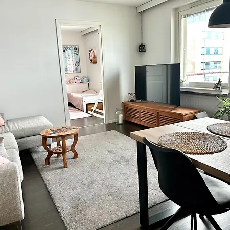 Valoisa 44,5 M2 Kaksio Lahden Keskustassa * Лахти